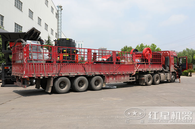 紅星多缸圓錐破碎機(jī)裝車(chē)發(fā)貨中 紅星多缸圓錐破碎機(jī)裝車(chē)發(fā)貨中