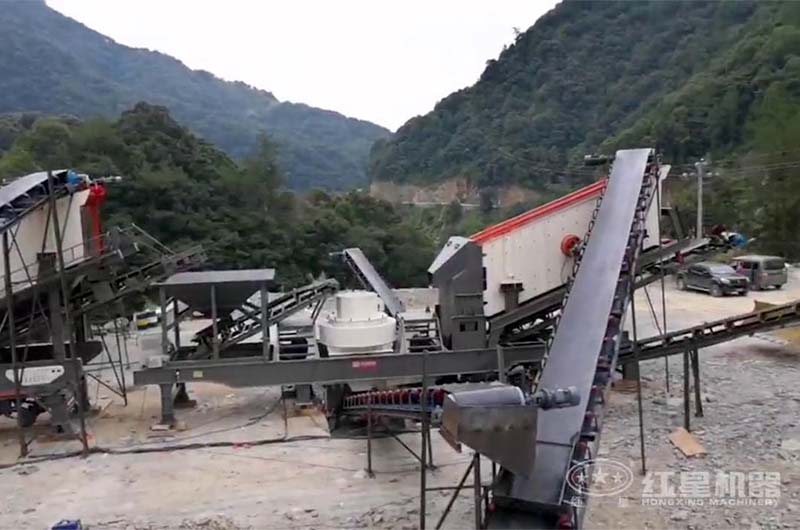 移動式制砂機現(xiàn)場 移動式制砂機現(xiàn)場