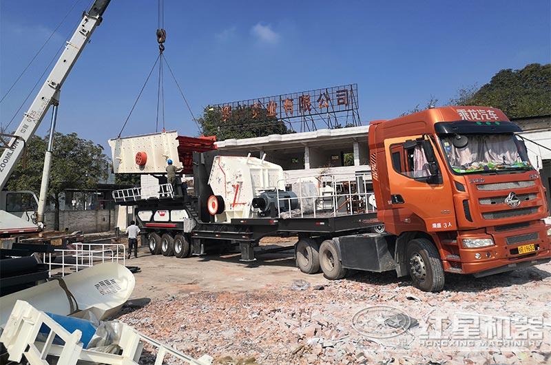 可以工程隊(duì)跑的移動式破碎站 可以工程隊(duì)跑的移動式破碎站