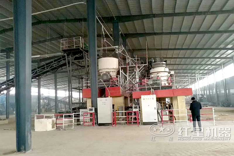 圓錐破碎機(jī)生產(chǎn)石子現(xiàn)場 圓錐破碎機(jī)生產(chǎn)石子現(xiàn)場